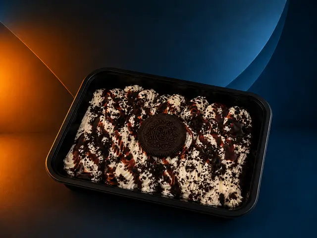 Tiramisu Oreo avec crème mascarpone et biscuits Oreo émiettés